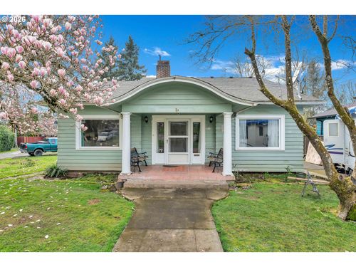 8906 N Willamette Blvd, Portland, OR, 97203 | Card Image