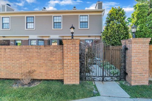 22224 Edgewater, Novi, MI, 48375-5011 | Card Image