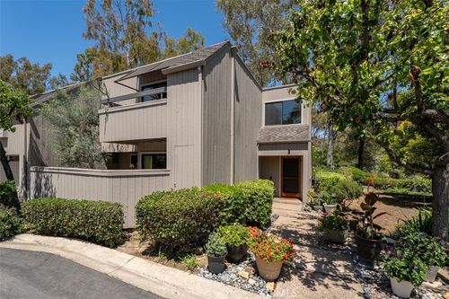 2 Rocky Gln, Irvine, CA, 92603-3422 | Card Image