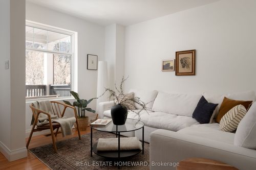 52 Balfour Ave, Toronto, ON, M4C1T6 | Card Image