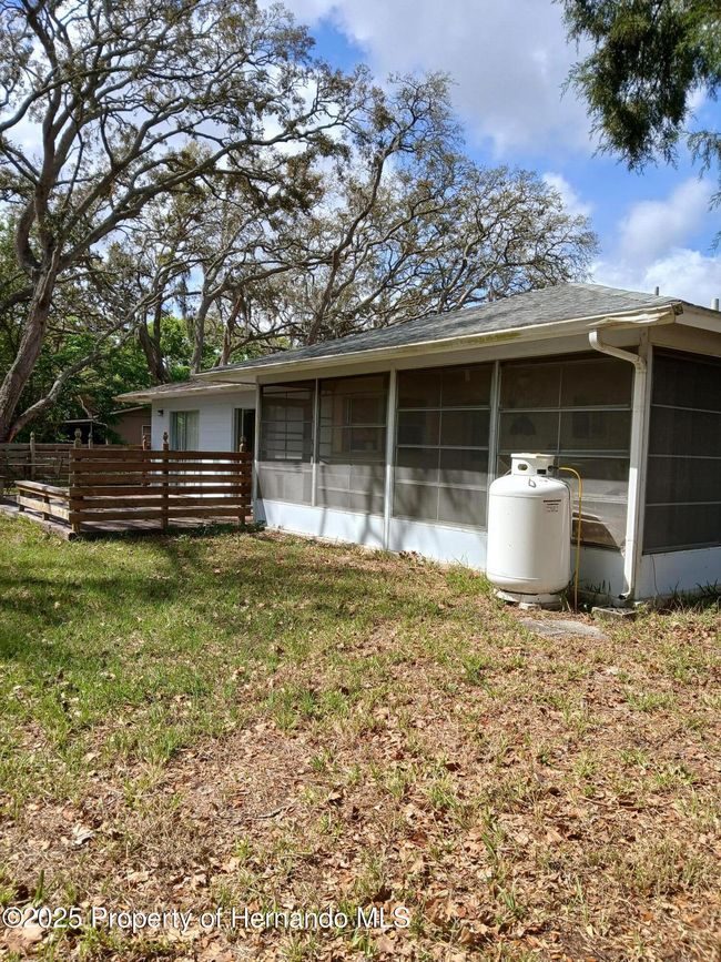 7404 Acorn Cir, House other with 2 bedrooms, 2 bathrooms and null parking in SPRING HILL FL | Image 5