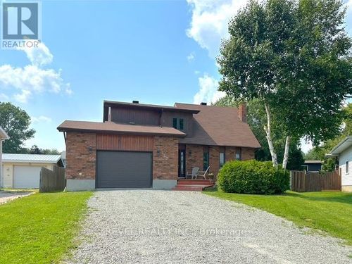 137 Girdwood Cres, Porcupine, ON, P0N1K0 | Card Image