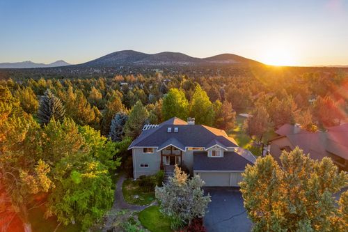 1927 Mountain Quail Dr, Redmond, OR, 97756-7325 | Card Image