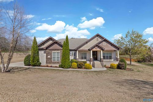 8479 Sedgebrook Se, Owens Cross Roads, AL, 35763-2012 | Card Image