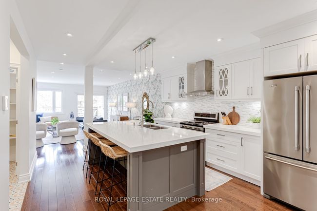 7 Delaware Ave, House attached with 5 bedrooms, 5 bathrooms and 1 parking in Toronto ON | Image 9
