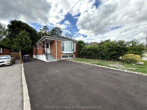 3450 Queenston Dr, Mississauga, ON, L5C2G6 | Card Image