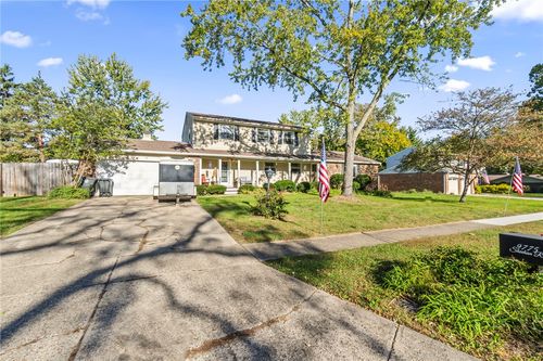 9775 Sheehan Rd, Centerville, OH, 45458-4113 | Card Image