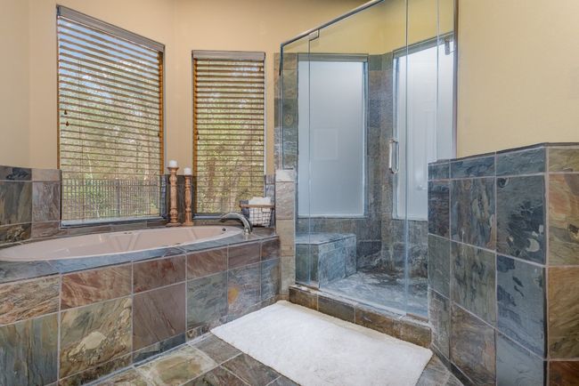 5019 Mcintyre Cir, House other with 3 bedrooms, 3 bathrooms and 3 parking in Austin TX | Image 14