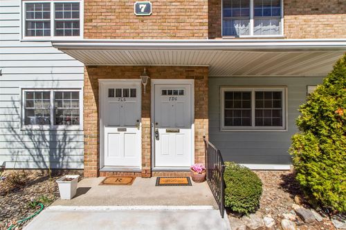 7-d6-1840 Crompond Rd, Peekskill, NY, 10566-4181 | Card Image