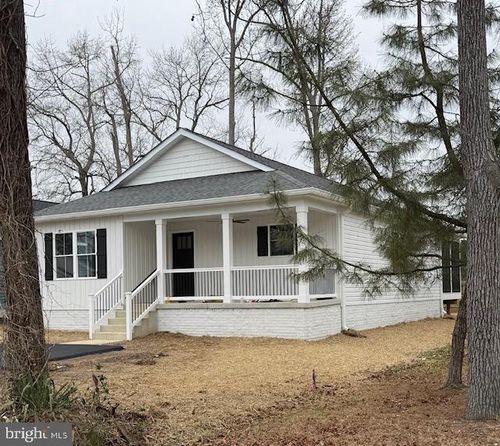 141 9th St, Colonial Beach, VA, 22443-1615 | Card Image