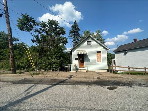 228 Walnut St, Donora, PA, 15033-1236 | Card Image