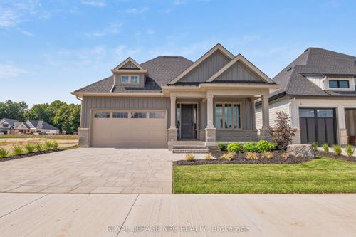 4 Page St, Pelham, ON, L3E0G7 | Card Image