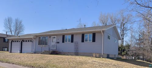 16 Law Dr, Silver Bay, MN, 55614-1125 | Card Image