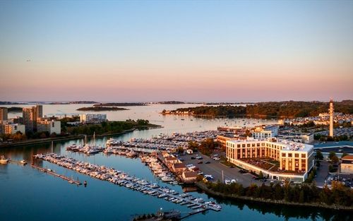 apt-402-10 Shipyard Dr, Hingham, MA, 02043-1683 | Card Image