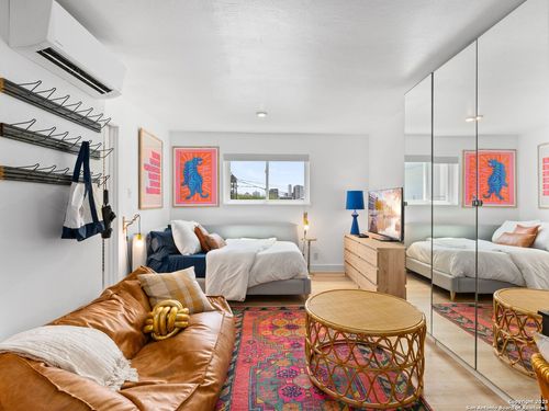 apt-206-1111 W 10th St, Austin, TX, 78703-4902 | Card Image