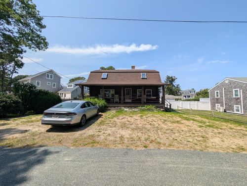 40 Daisy Hill Rd, Hyannis, MA, 02601-4718 | Card Image