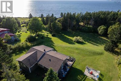 36 Old Highway Lane, House other with 4 bedrooms, 3 bathrooms and null parking in Irishvale NS | Image 2