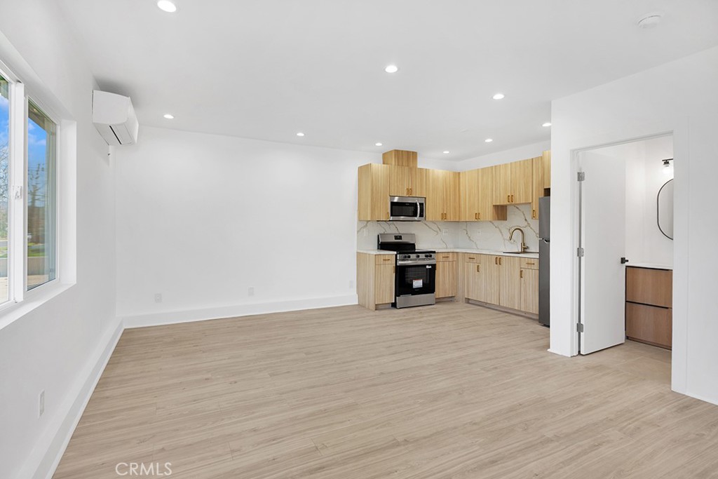 Residential Lease in Sylmar 2