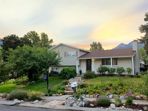 7069 S Ponderosa Dr, Cottonwood Heights, UT, 84121-3745 | Card Image