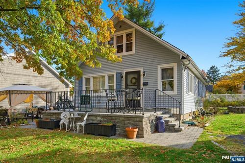 13 Poplar St, Dumont, NJ, 07628-1225 | Card Image