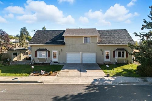 3250 - 3252 N Ash Pl, Spokane, WA, 99205 | Card Image