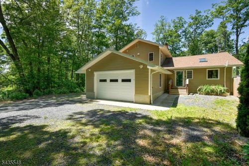 11 Mt Crest Rd, Oak Ridge, NJ, 07438-9141 | Card Image