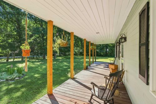 42 Mill Rd, Derry, NH, 03038-4619 | Card Image