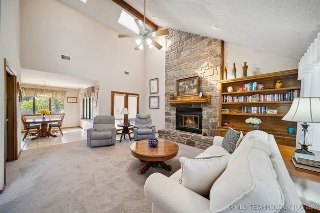 9172 E Oak Ln, House other with 3 bedrooms, 3 bathrooms and null parking in Claremore OK | Image 8