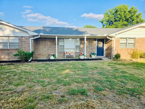 33057 Square Top Rd, Anadarko, OK, 73005-7503 | Card Image