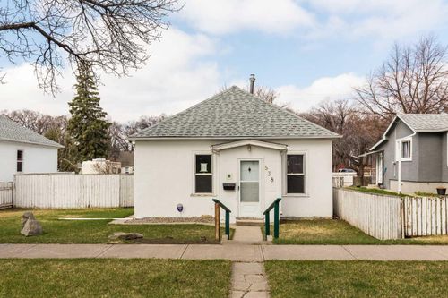 538 12c St N, Lethbridge, AB, T1H2N3 | Card Image