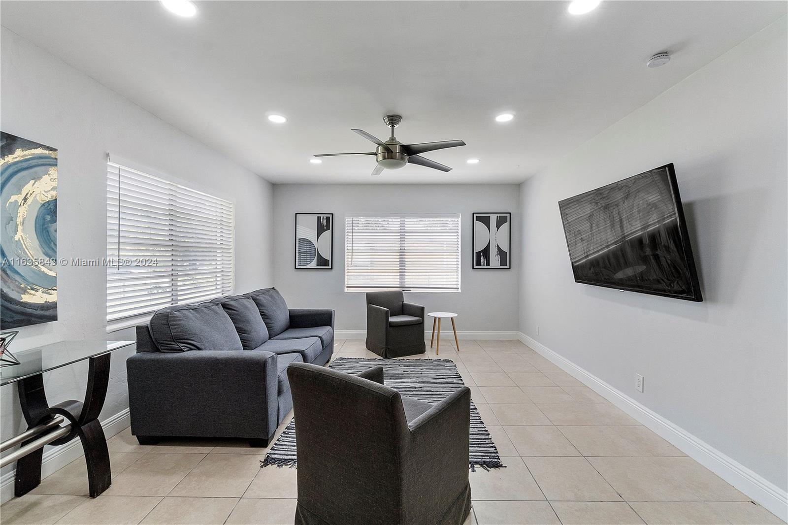 8th Ave, Boynton Beach, FL 33435