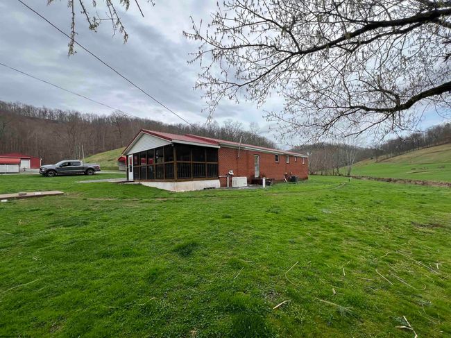 3730 Greenbrier Rd, Home with 3 bedrooms, 1 bathrooms and 3 parking in Salem WV | Image 16