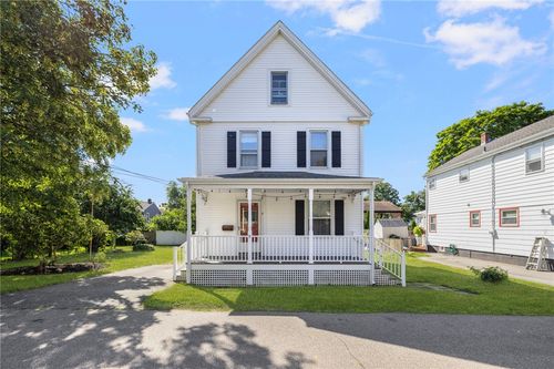 9 Cummings Rd, Newport, RI, 02840-1710 | Card Image