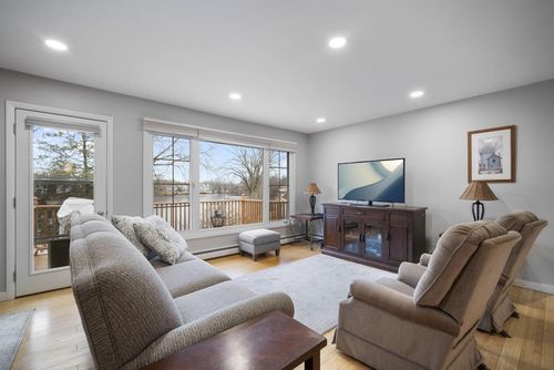 8-612 Laurel Lake Road, Thiensville, WI, 53092 | Card Image