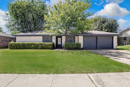 325 Nw Suzanne Terrace, Burleson, TX, 76028 | Card Image