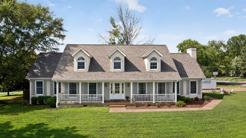 110 Applewood Valley Dr, Hendersonville, TN, 37075-5235 | Card Image