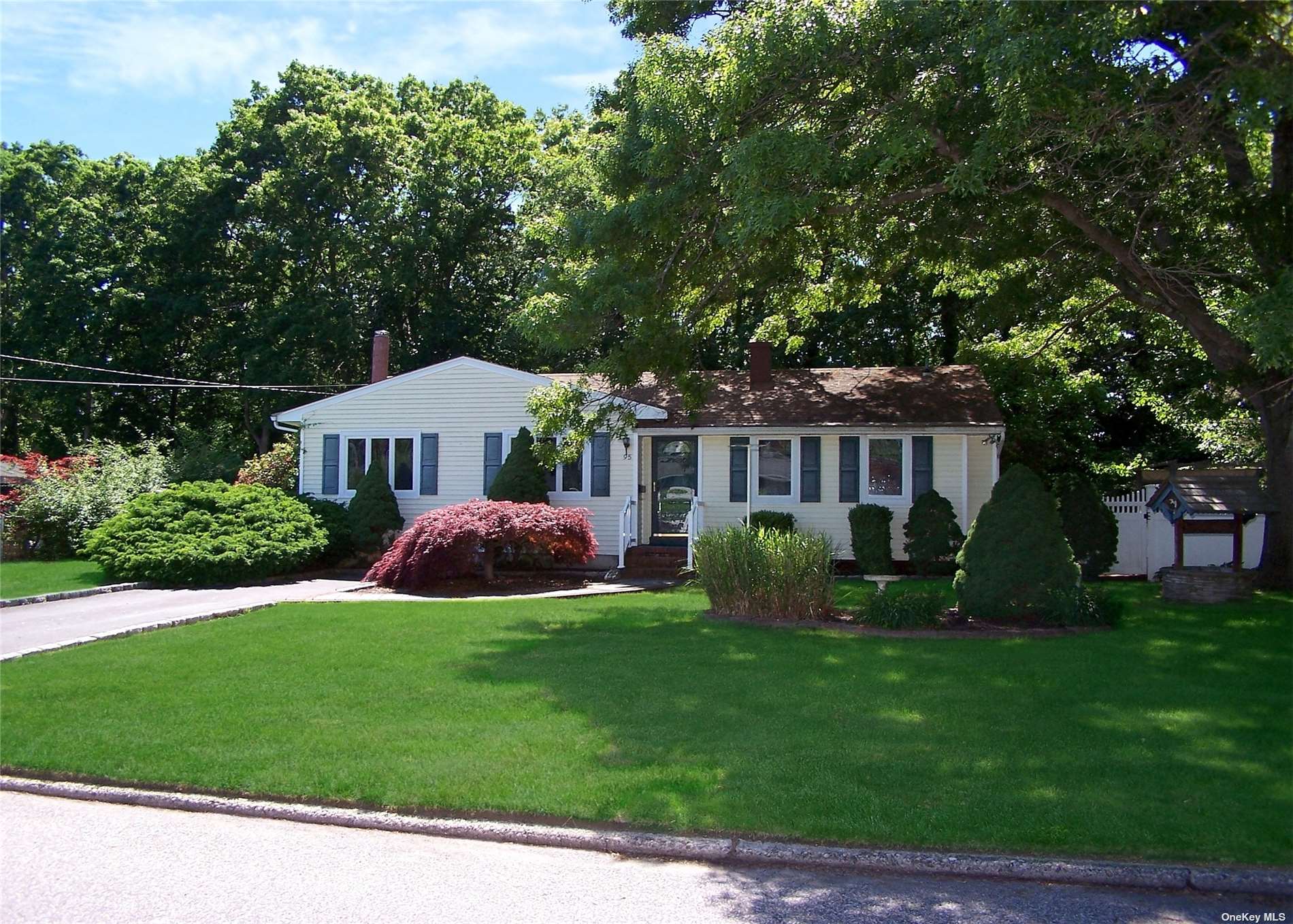 Fawn Ln, South Setauket, NY 11720