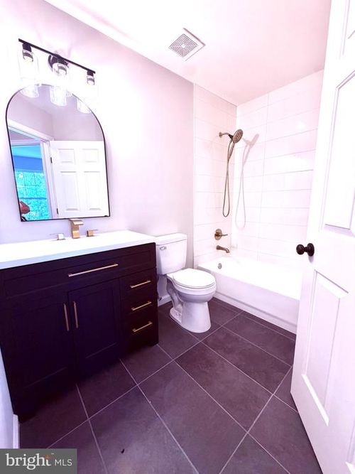 6968 Manahoac Pl, GAINESVILLE, VA, 20155-1639 | Card Image