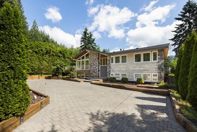 4720 Ramsay Rd, House other with 5 bedrooms, 3 bathrooms and 4 parking in North Vancouver BC | Image 3