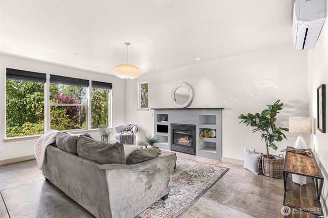 Durable and easy maintenance concrete floors, with radiant floor heat. | Image 10