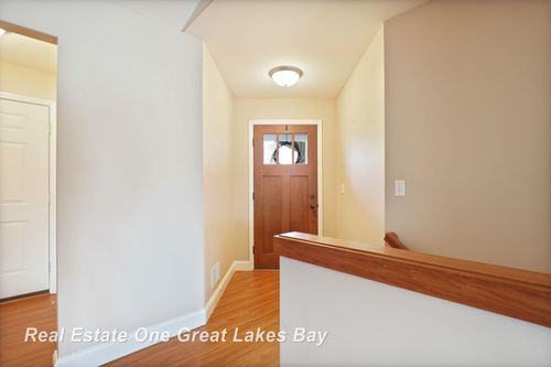 32 Tuscany Cir, Saginaw, MI, 48603-1376 | Card Image