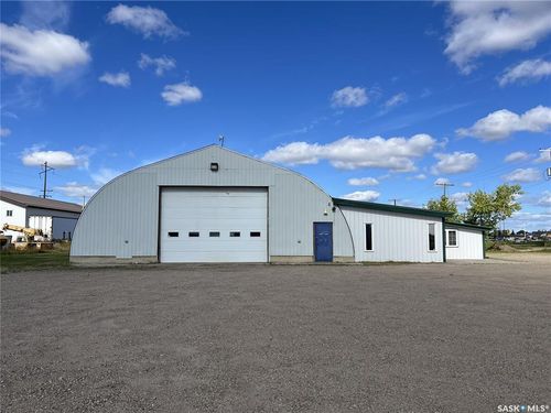 5 &amp; 7 Commercial Cres, Meadow Lake, SK, S9X0A2 | Card Image