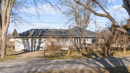 197 Elmwood Ave, Crystal Beach, ON, L0S1B0 | Card Image