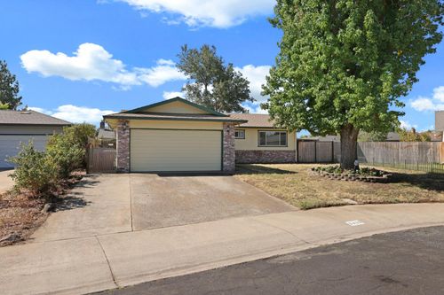 2426 Modoc Way, Lodi, CA, 95242 | Card Image
