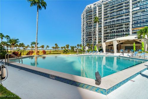 22-4031 Gulf Shore Blvd N, NAPLES, FL, 34103-2605 | Card Image