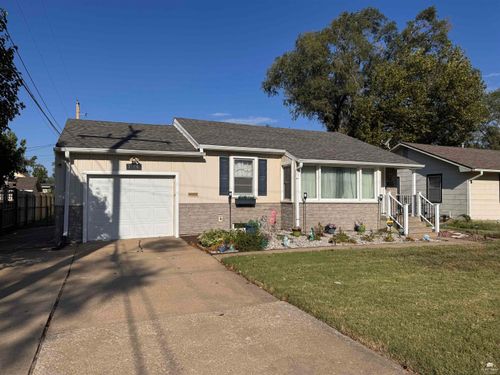 1706 Quincy, Salina, KS, 67401 | Card Image