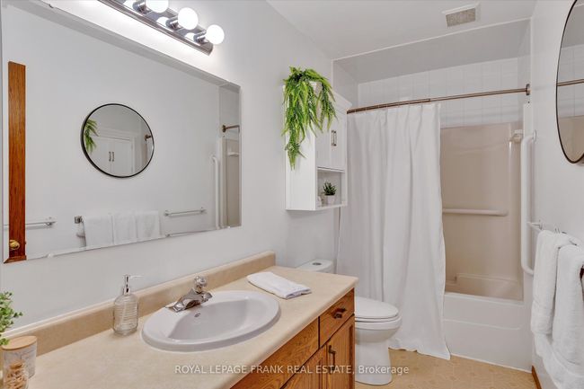201 - 2406 Mountland Dr, Condo with 2 bedrooms, 1 bathrooms and 1 parking in Peterborough ON | Image 11
