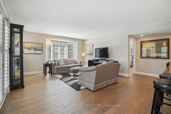 202C - 216 Plains Rd W, Condo with 2 bedrooms, 2 bathrooms and null parking in Burlington ON | Image 8
