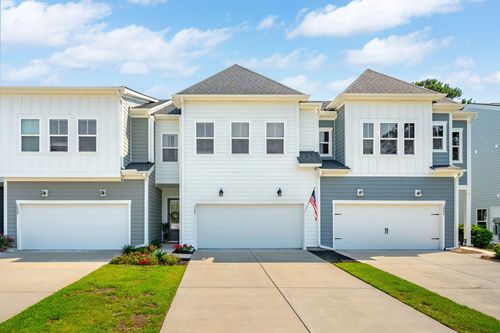 3082 Emma Ln, Mount Pleasant, SC, 29466-7590 | Card Image