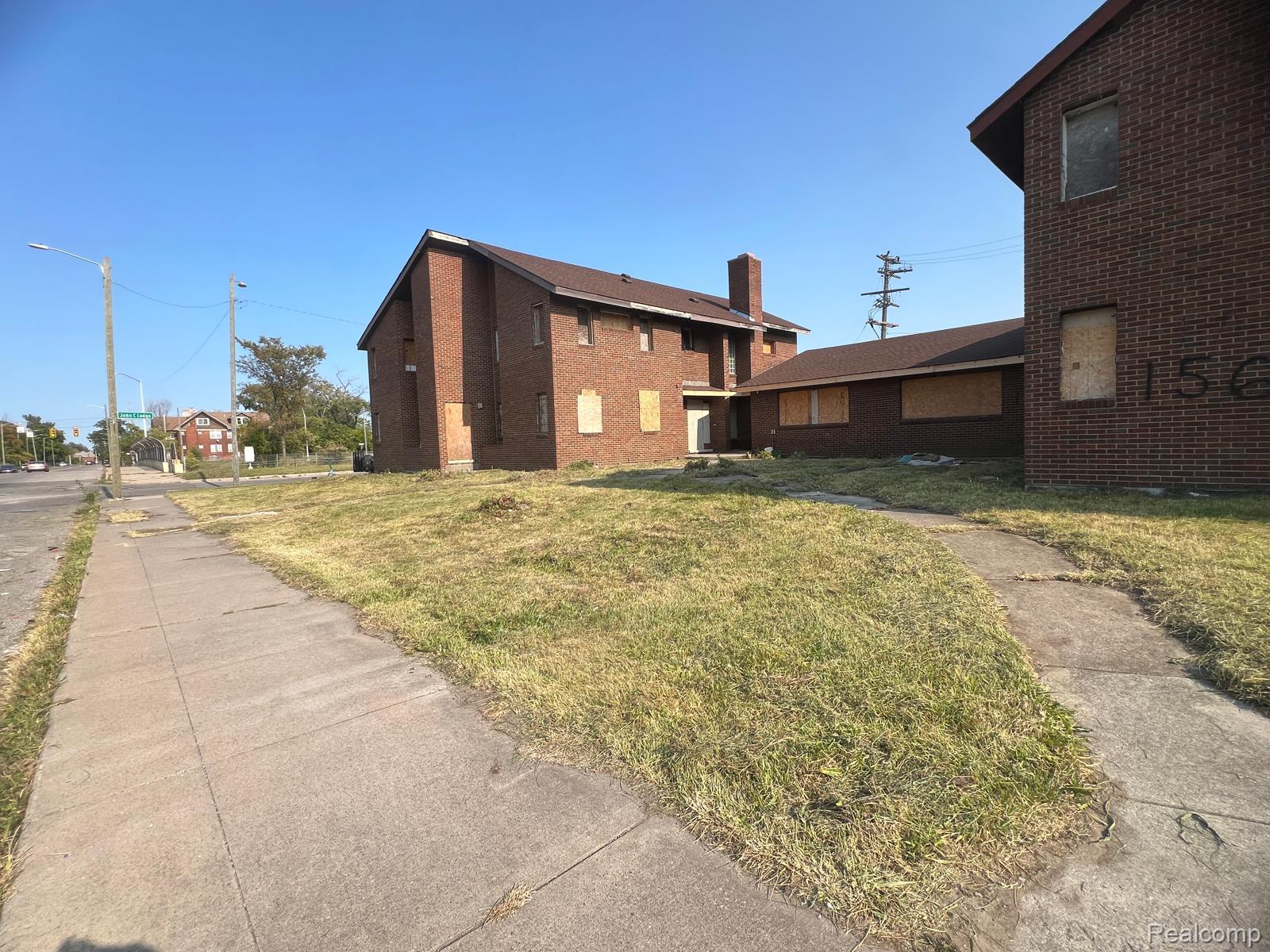 Commercial Sale in Detroit 2